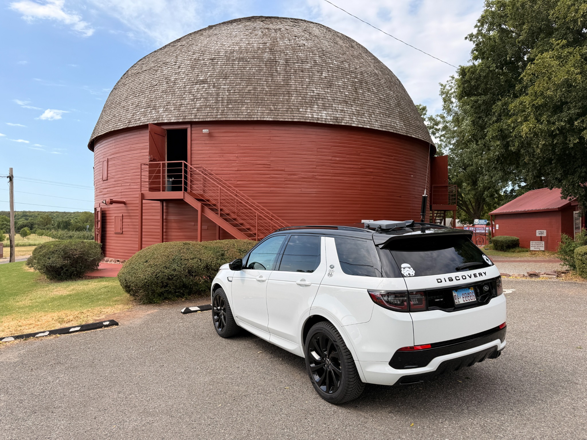 The expedition car at the Arcadia Round Barn.