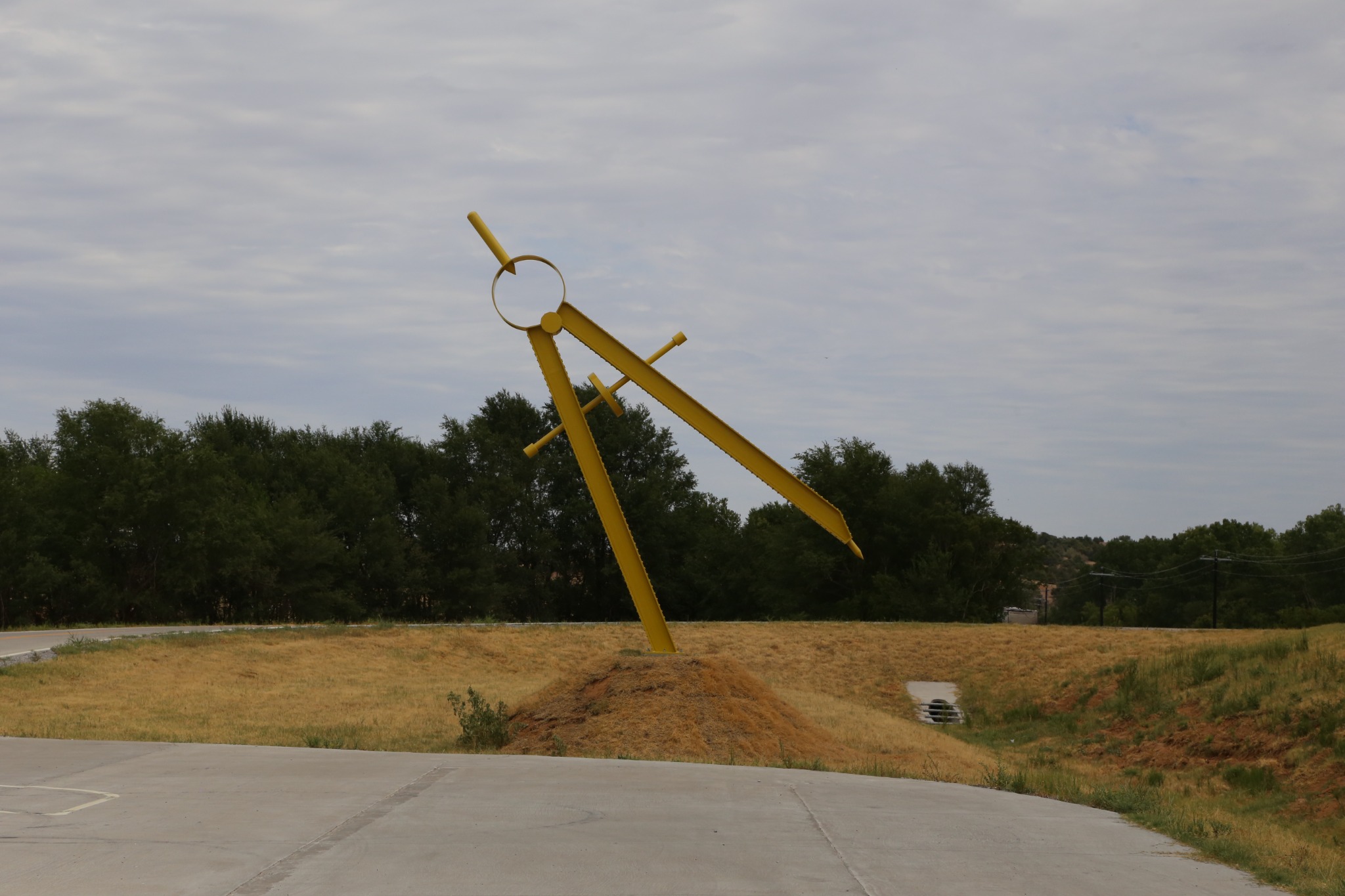 The giant compass sculpture near Route 66.